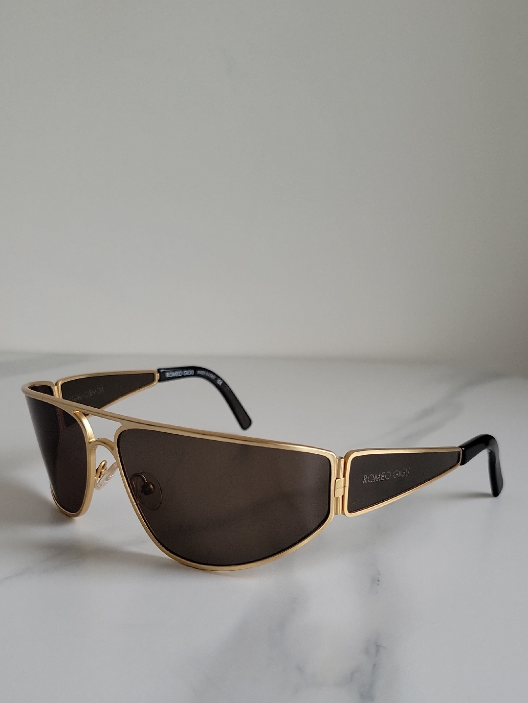 Vintage Romeo Gigli Gold Rim Brown Lens Sunglasses
